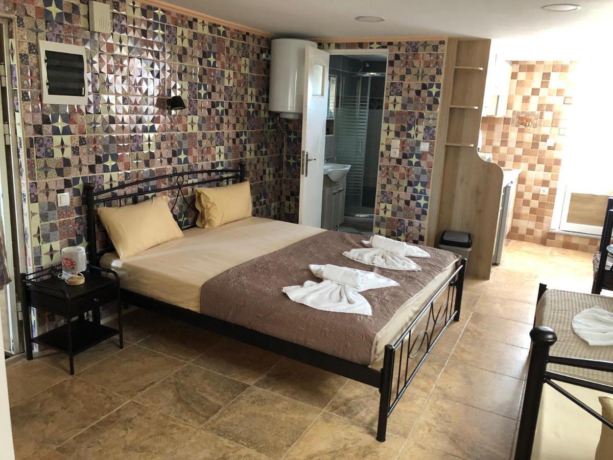 Nikolakakis Rooms Lavrio Ngoại thất bức ảnh