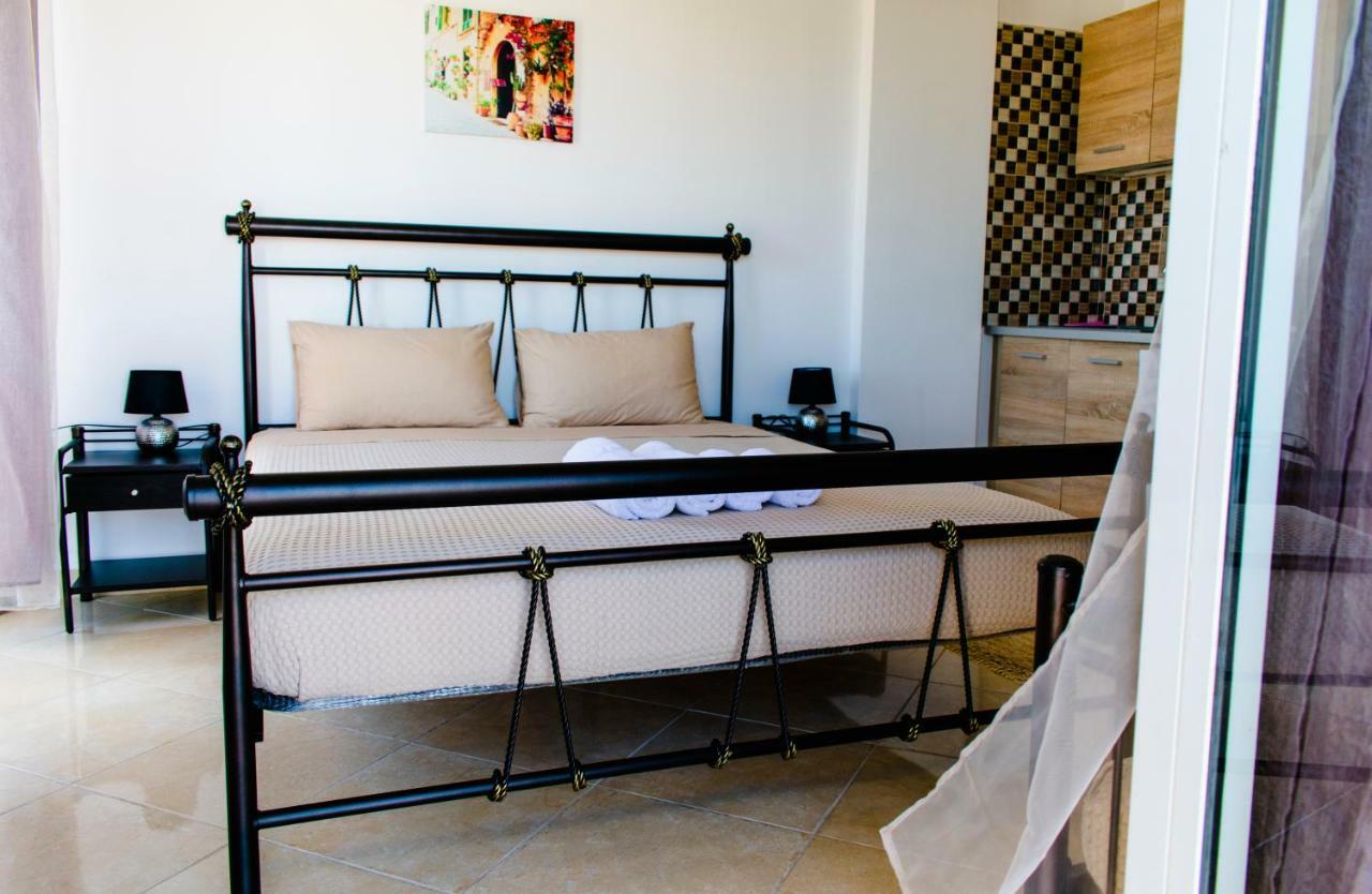 Nikolakakis Rooms Lavrio Ngoại thất bức ảnh