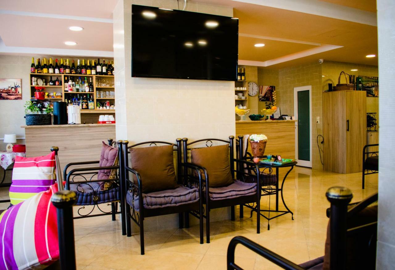 Nikolakakis Rooms Lavrio Ngoại thất bức ảnh